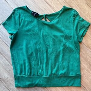 FORTUNE & IVY Short Sleeve Bright Green Open Decor Back Top